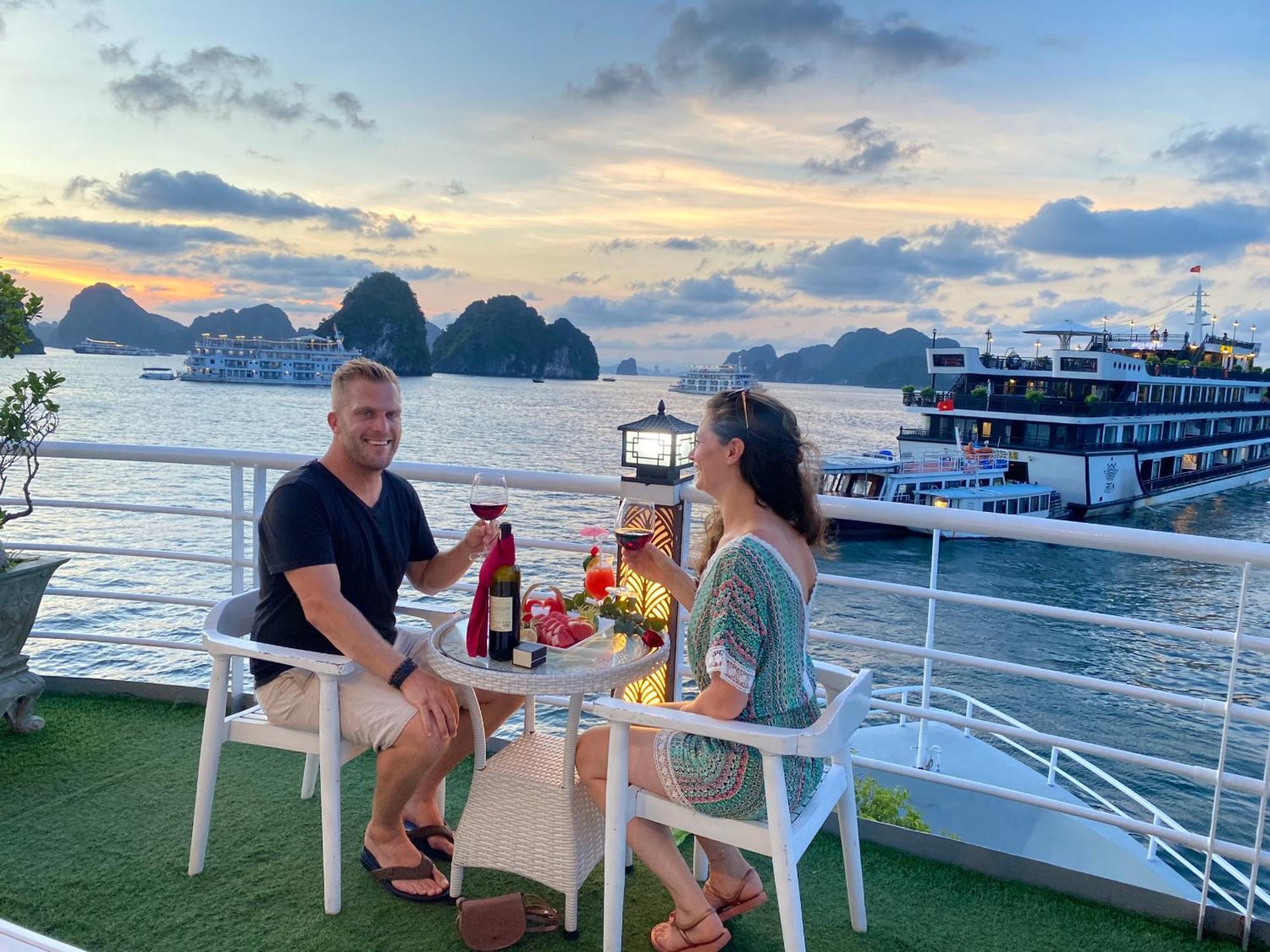 下龍 Halong Sapphire Cruises酒店 外观 照片