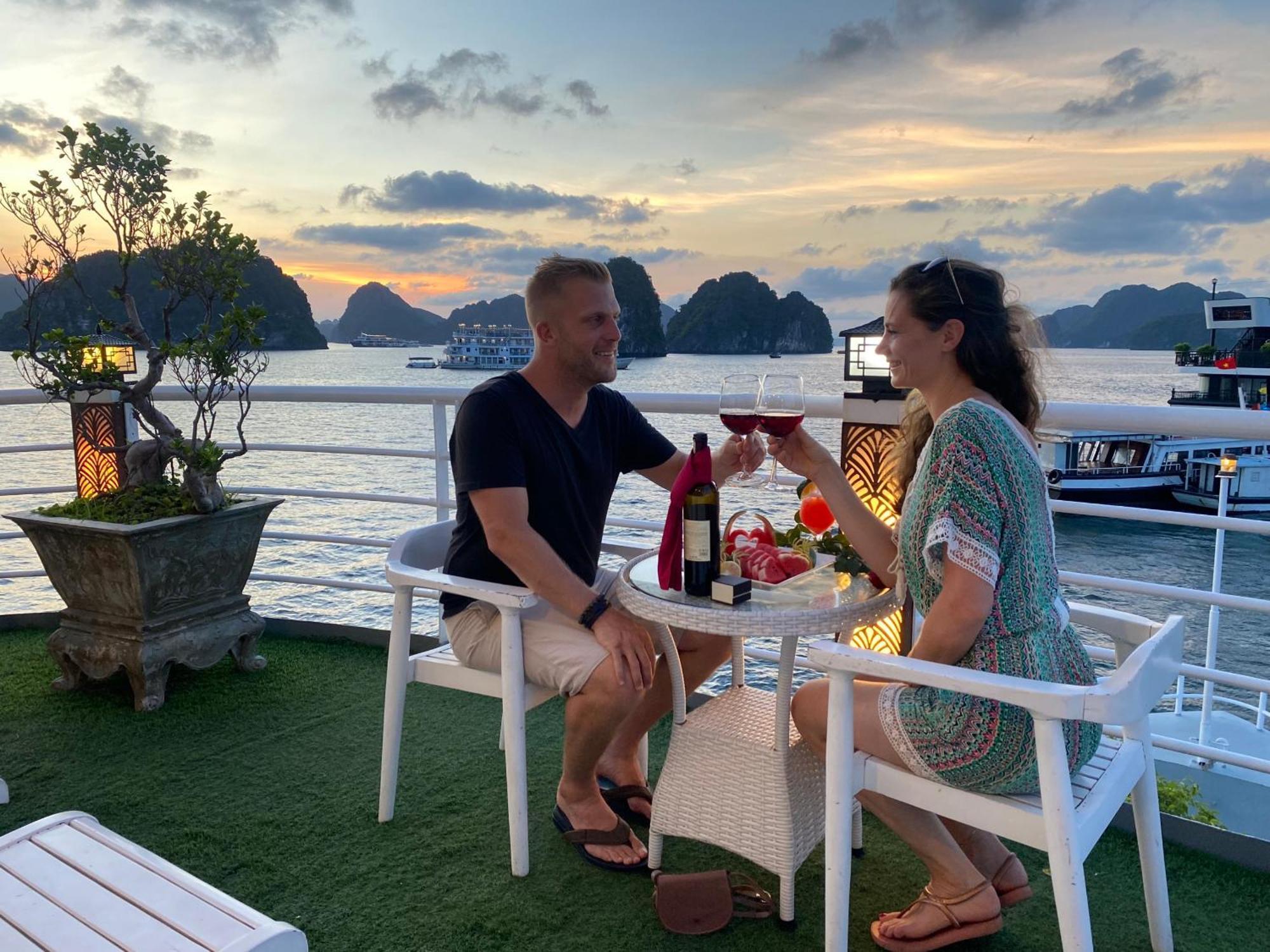 下龍 Halong Sapphire Cruises酒店 外观 照片